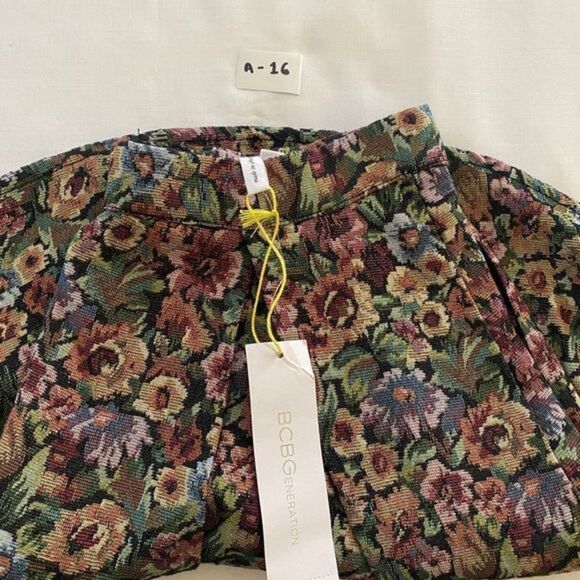𝅺floral BCBGeneration skirt size‎ M - Picture 4 of 4